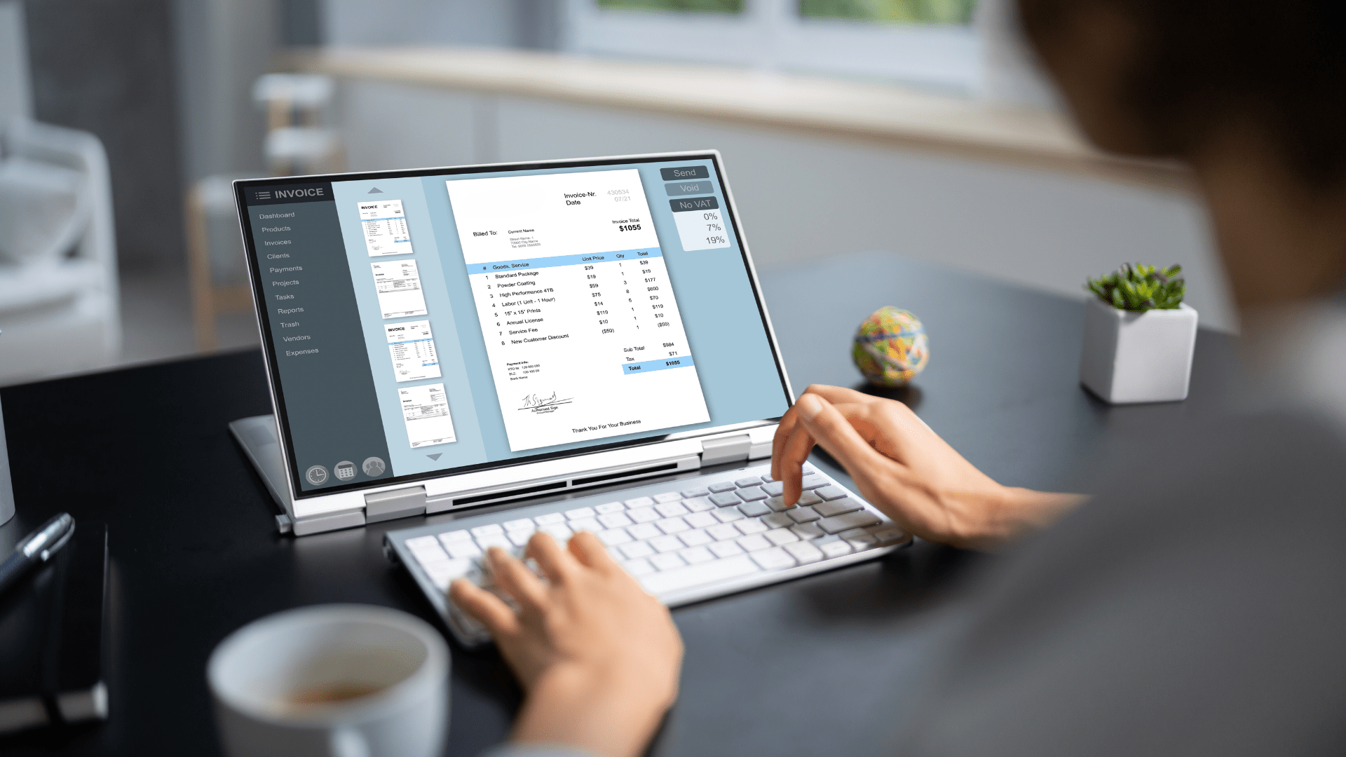 Persona ingresando la línea de captura en un portal bancario para pago de impuestos en México