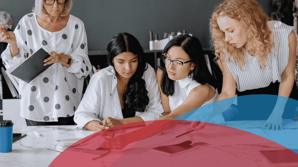 Directivas y ejecutivas en reunión empresarial representando el liderazgo femenino en México